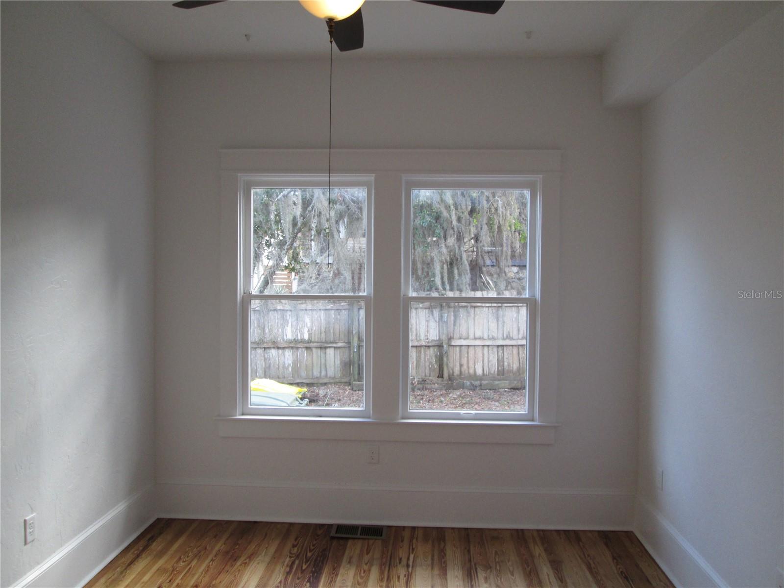 128 ORANGE AVE, LEESBURG, FL, 34748