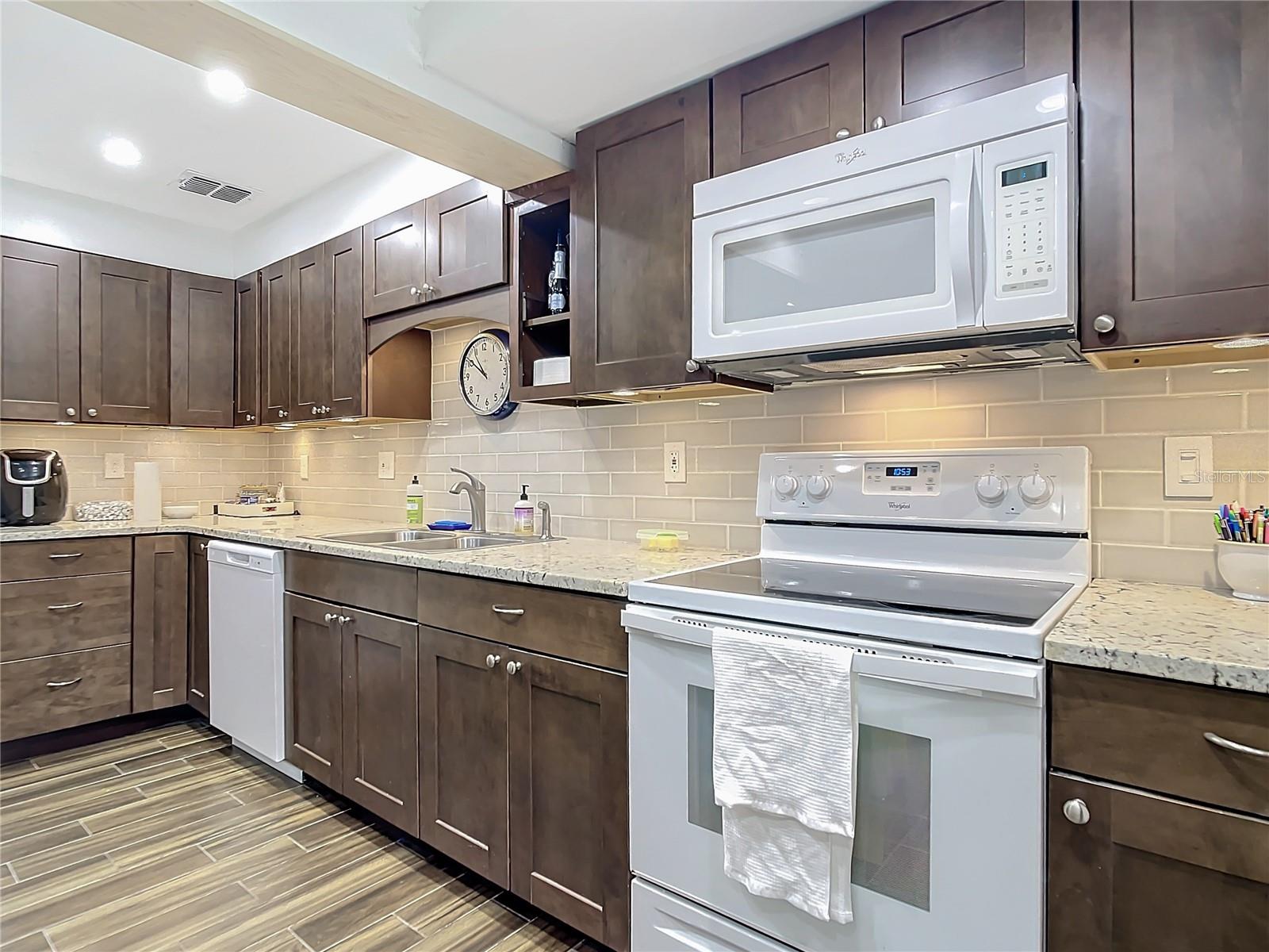 141 SINGAPORE RD, PUNTA GORDA, FL, 33950