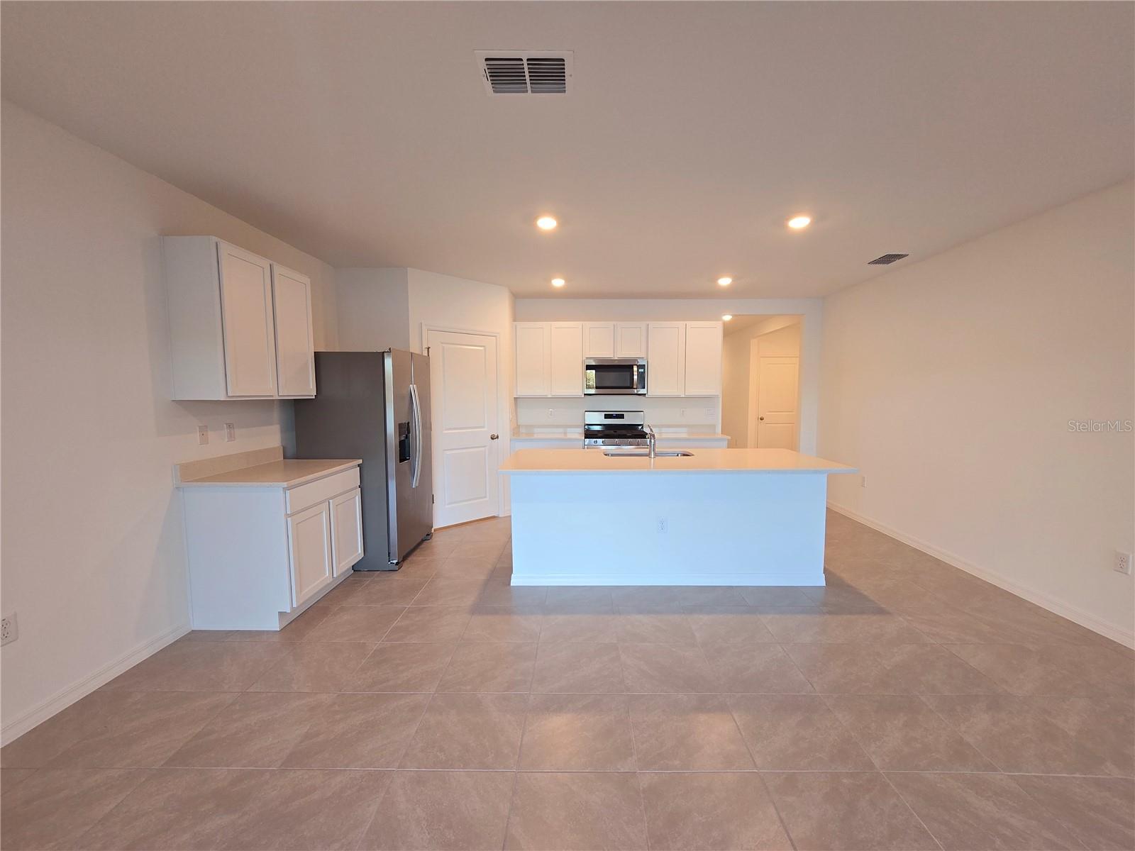 2830 GARDINER LN, ZEPHYRHILLS, FL, 33541