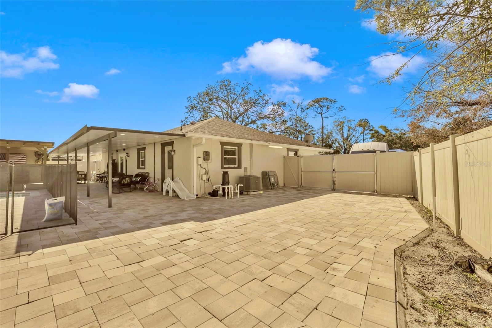 6805 AMBASSADOR CT, TAMPA, FL, 33615