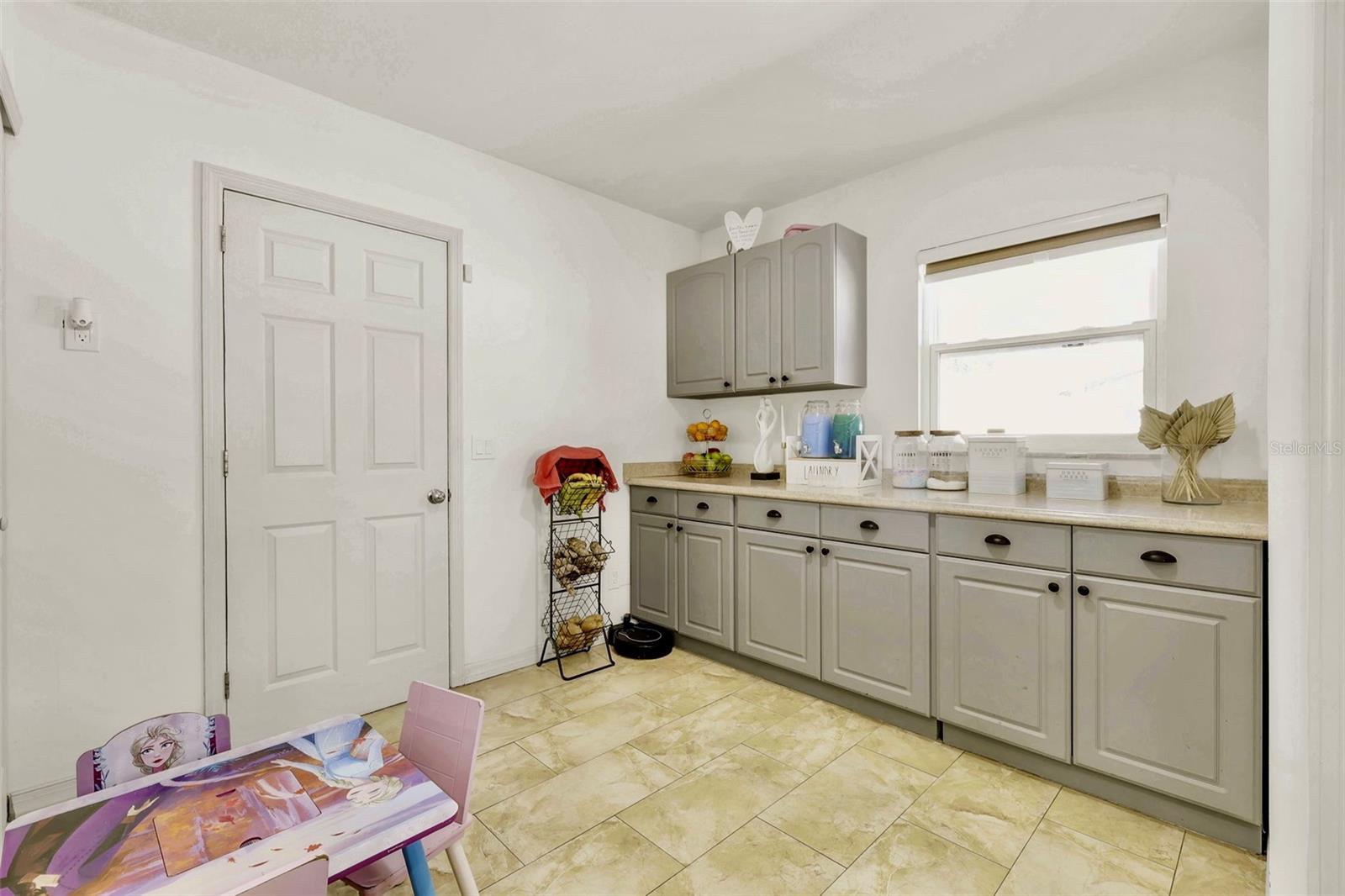 6805 AMBASSADOR CT, TAMPA, FL, 33615