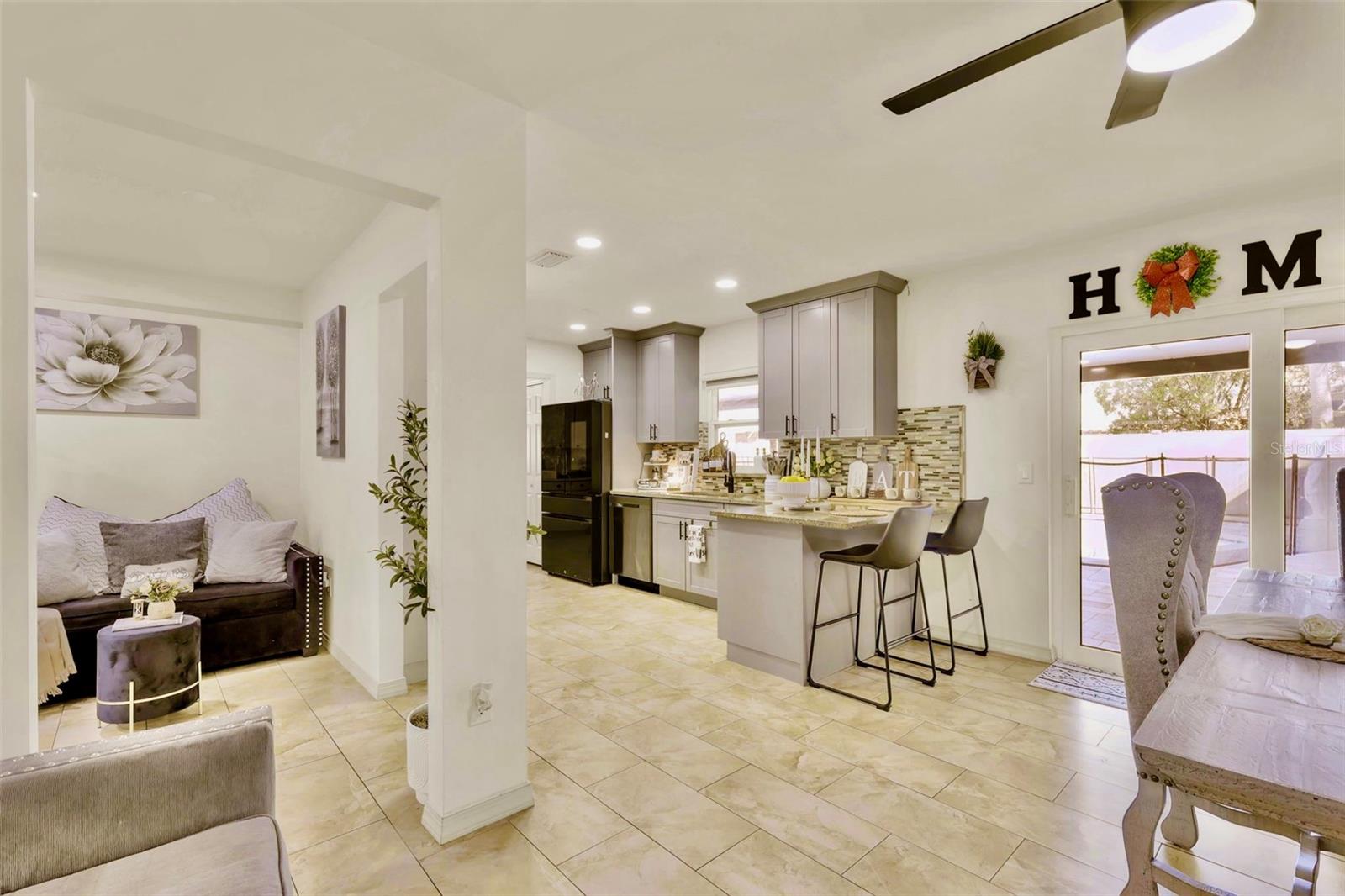 6805 AMBASSADOR CT, TAMPA, FL, 33615