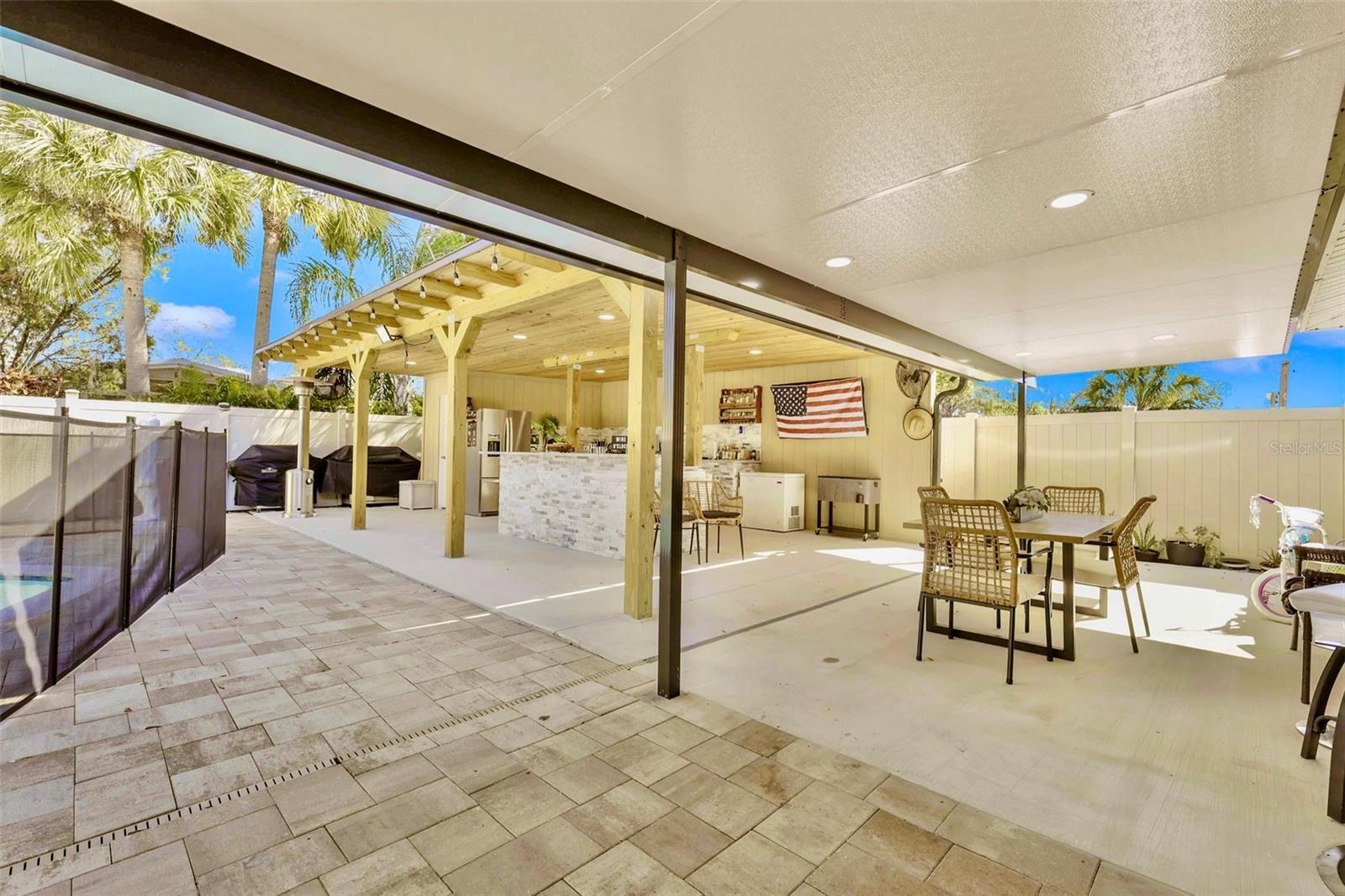 6805 AMBASSADOR CT, TAMPA, FL, 33615