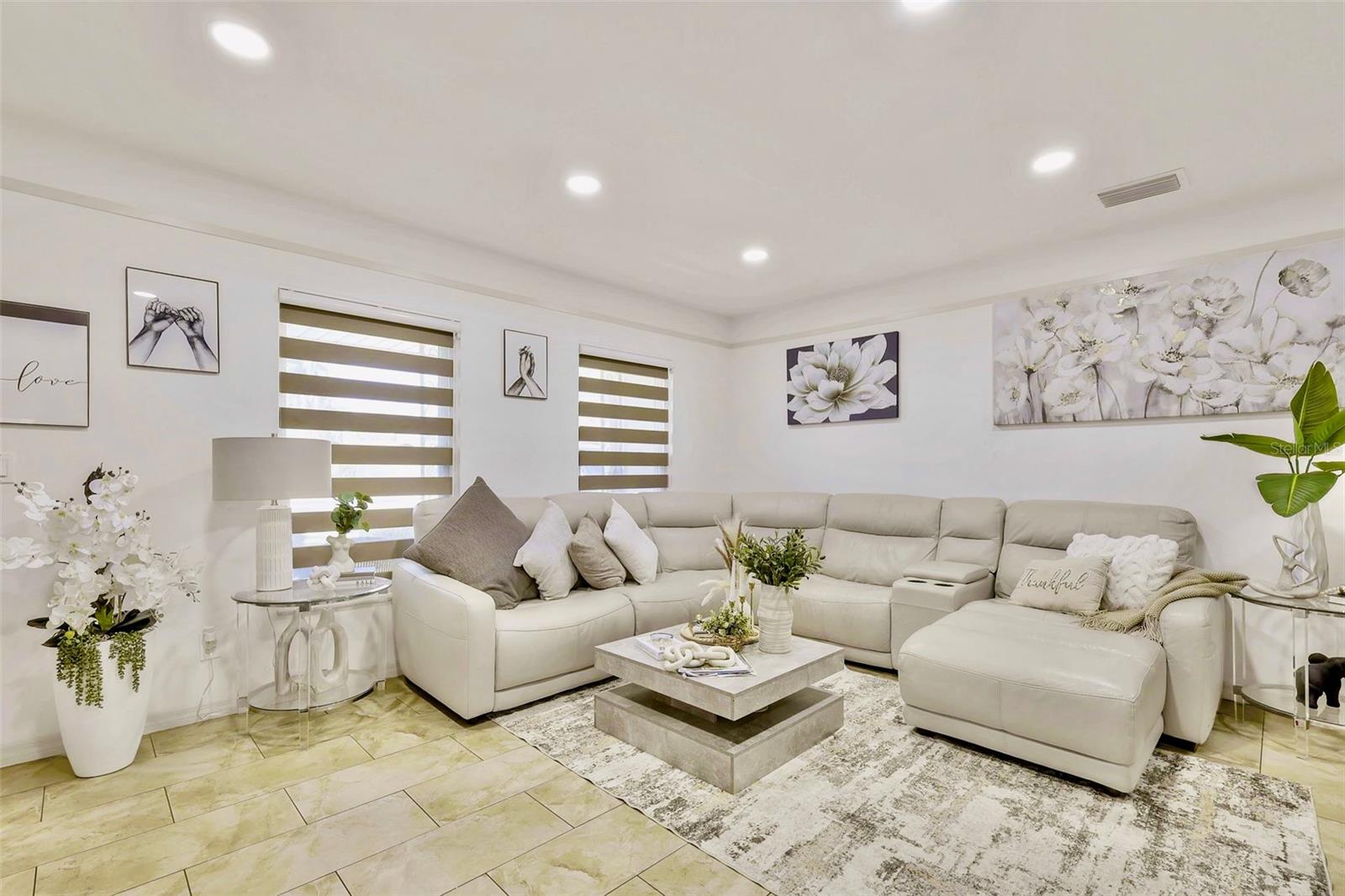 6805 AMBASSADOR CT, TAMPA, FL, 33615