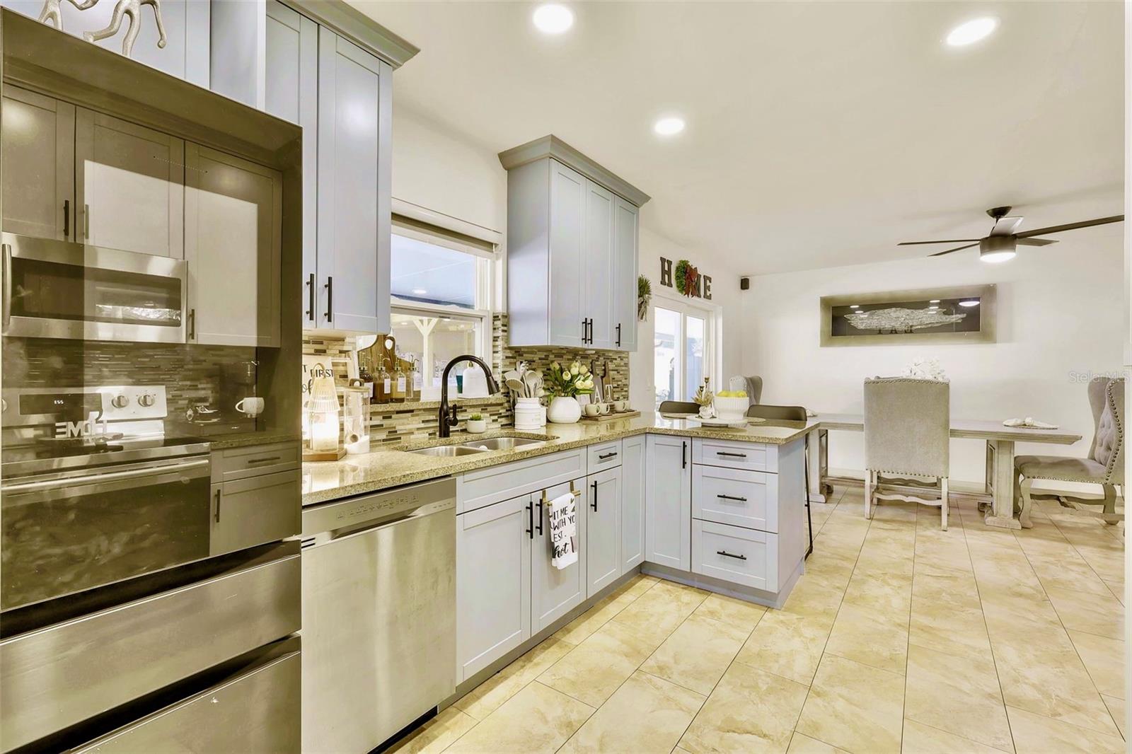 6805 AMBASSADOR CT, TAMPA, FL, 33615