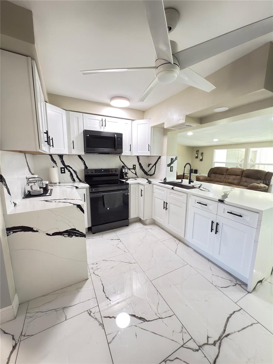 2910 W BURKE ST, TAMPA, FL, 33614