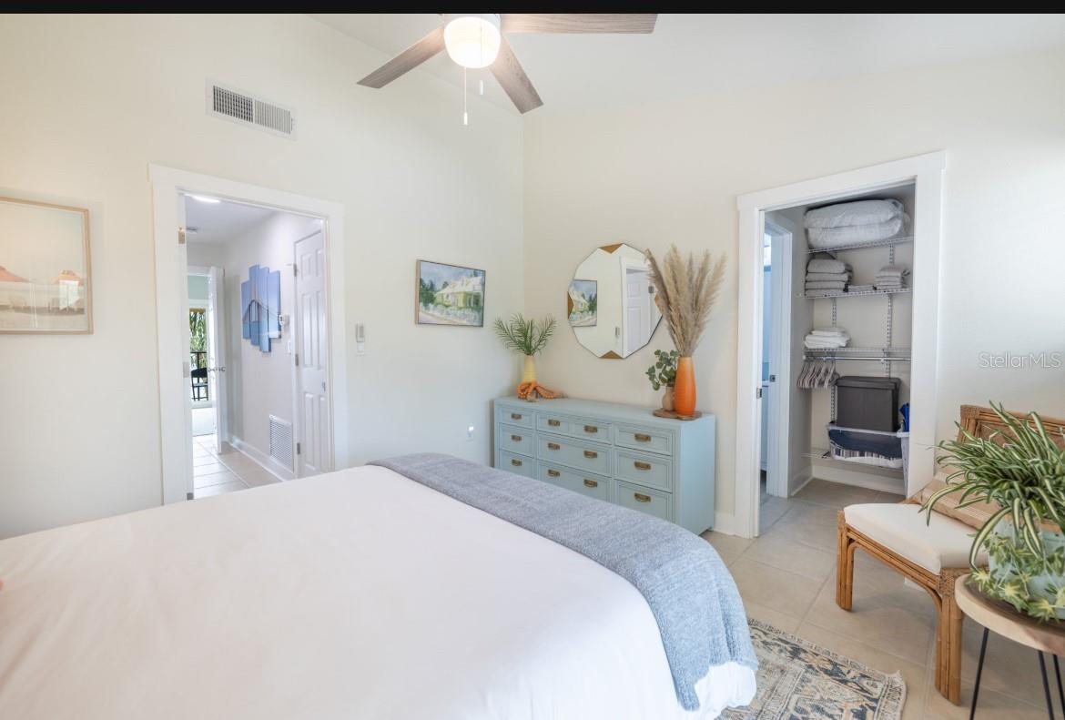 7520 SUNSHINE SKYWAY LN S #T18, ST PETERSBURG, FL, 33711