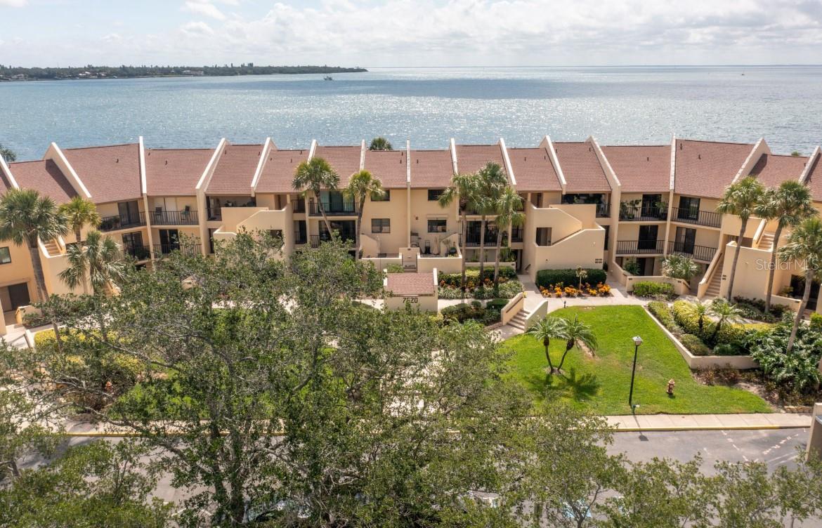 7520 SUNSHINE SKYWAY LN S #T18, ST PETERSBURG, FL, 33711