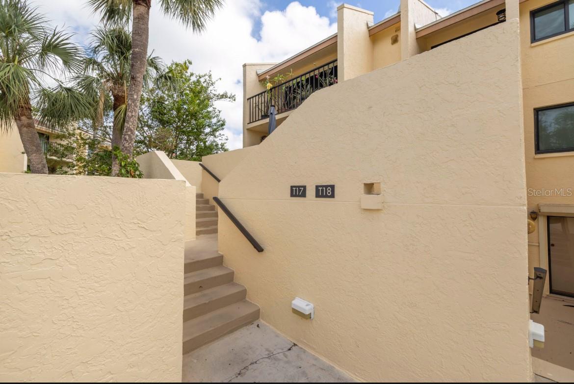 7520 SUNSHINE SKYWAY LN S #T18, ST PETERSBURG, FL, 33711