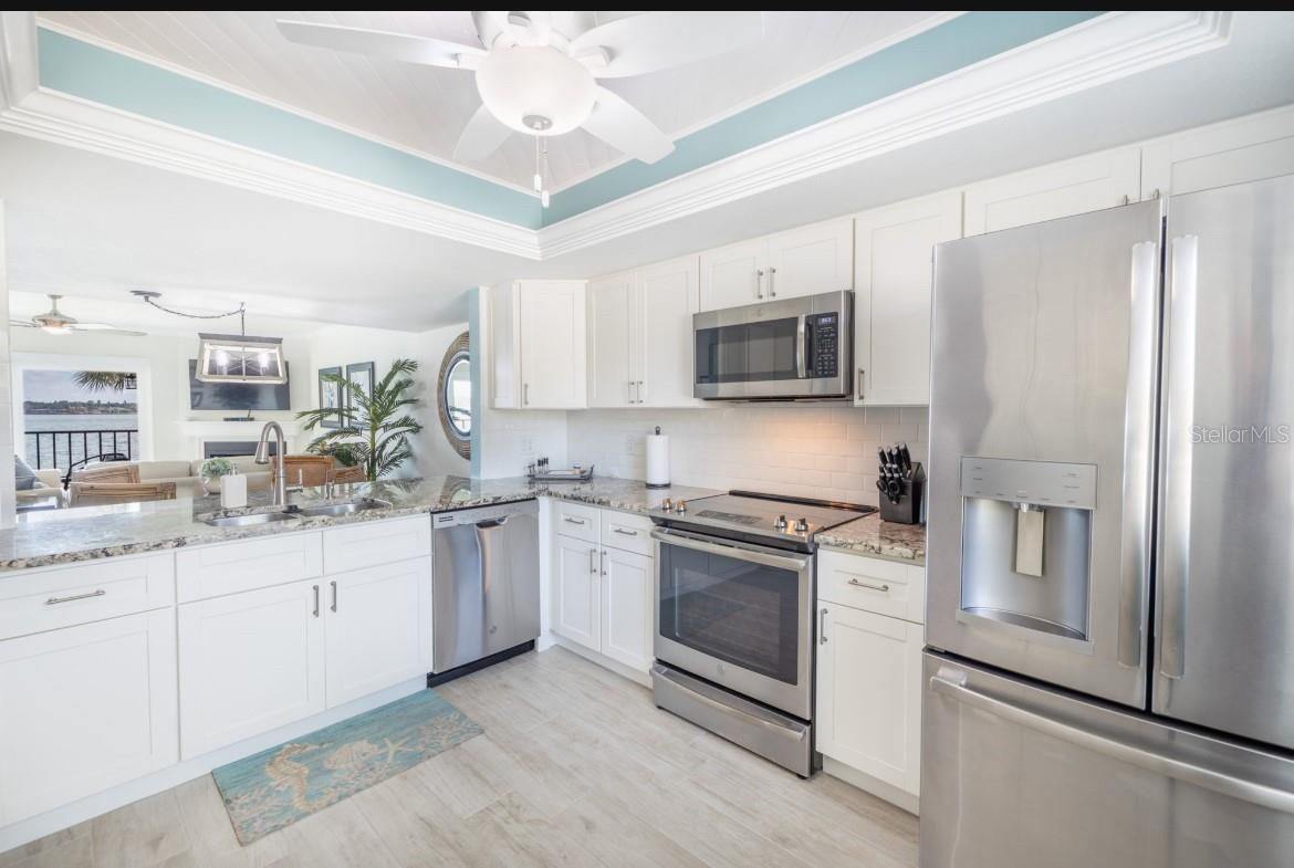 7520 SUNSHINE SKYWAY LN S #T18, ST PETERSBURG, FL, 33711