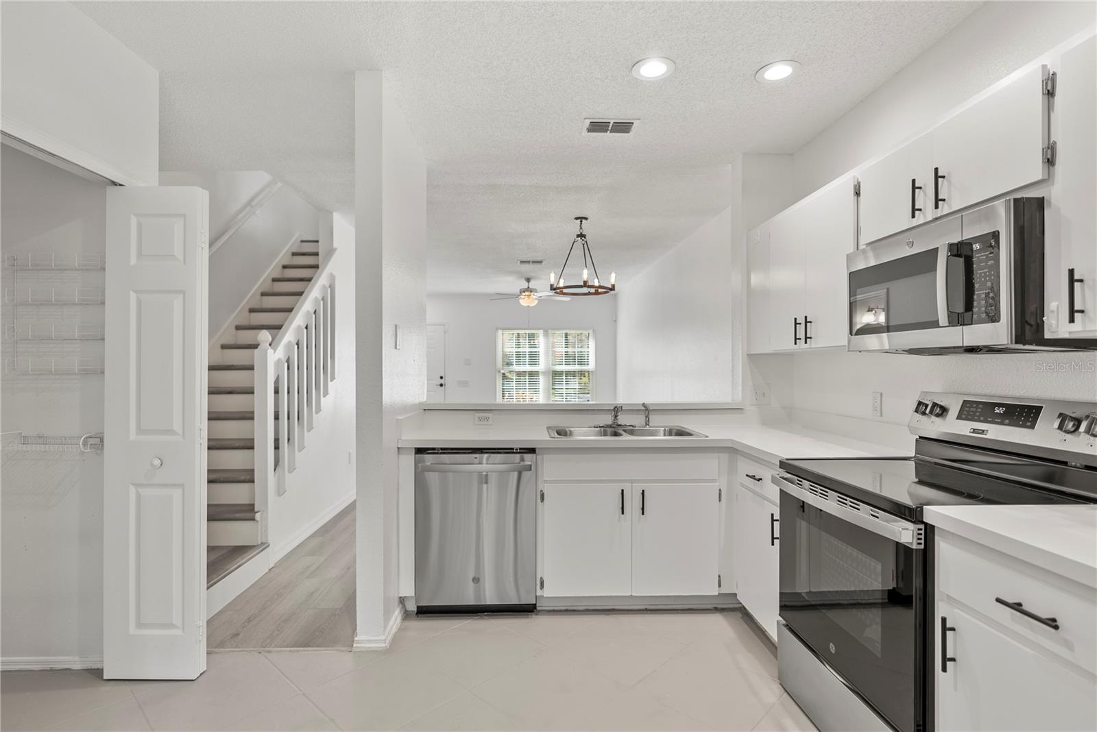 8646 HUNTERS KEY CIR, TAMPA, FL, 33647