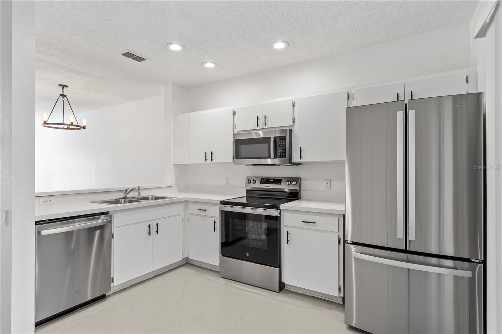 8646 HUNTERS KEY CIR, TAMPA, FL, 33647