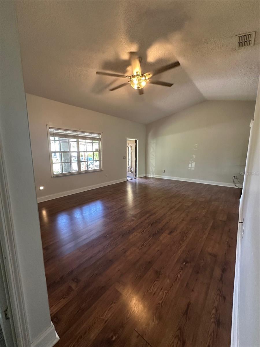18085 WINTERGARDEN AVE, PORT CHARLOTTE, FL, 33948