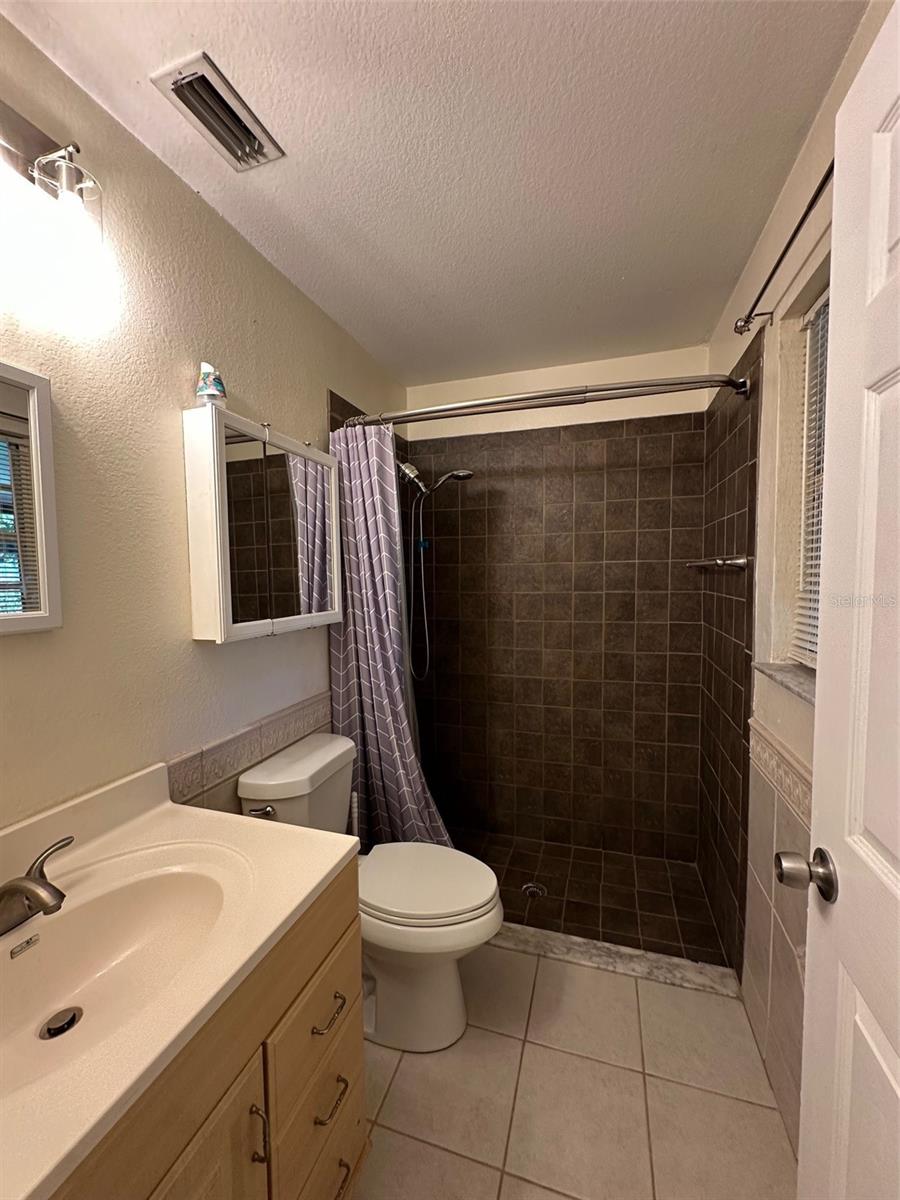 18085 WINTERGARDEN AVE, PORT CHARLOTTE, FL, 33948