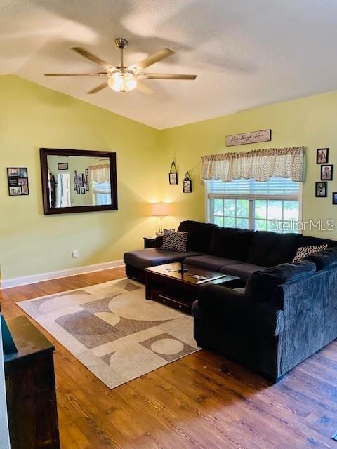 18085 WINTERGARDEN AVE, PORT CHARLOTTE, FL, 33948