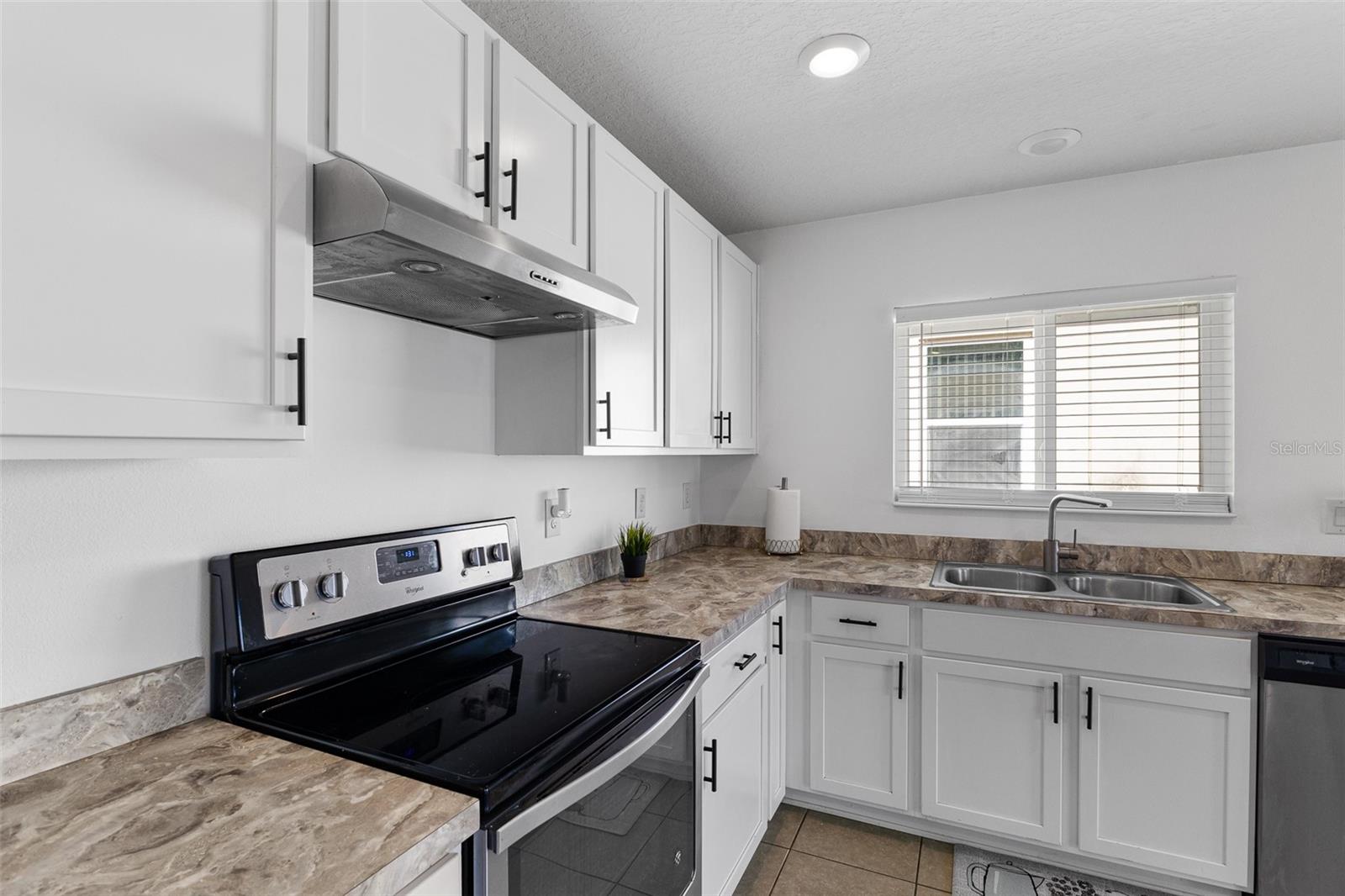 213 LAKE LUCERNE WAY, WINTER HAVEN, FL, 33881