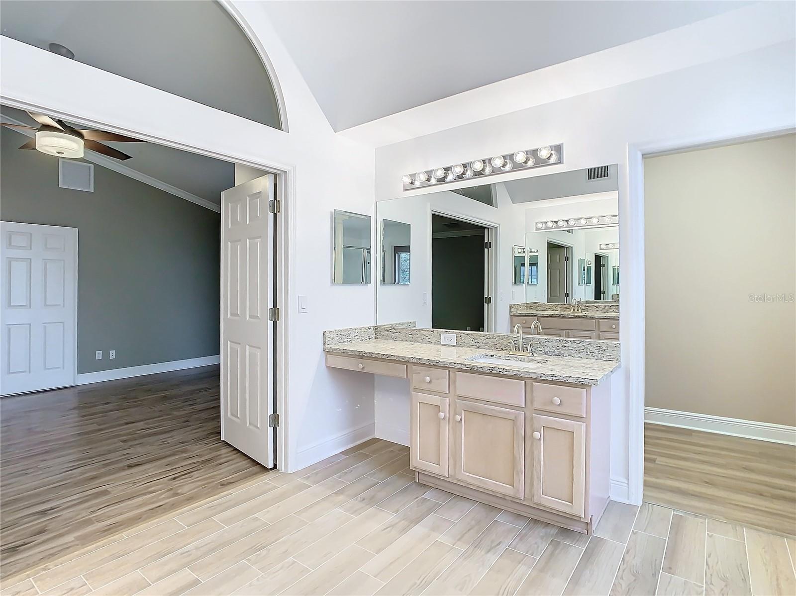 18817 CHAVILLE RD, LUTZ, FL, 33558