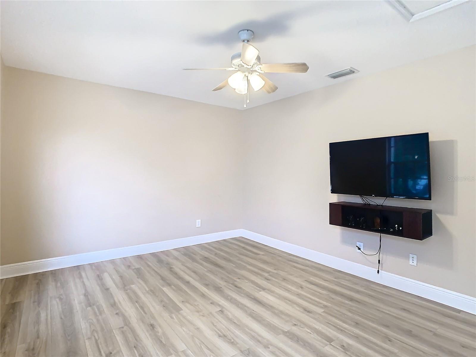 18817 CHAVILLE RD, LUTZ, FL, 33558
