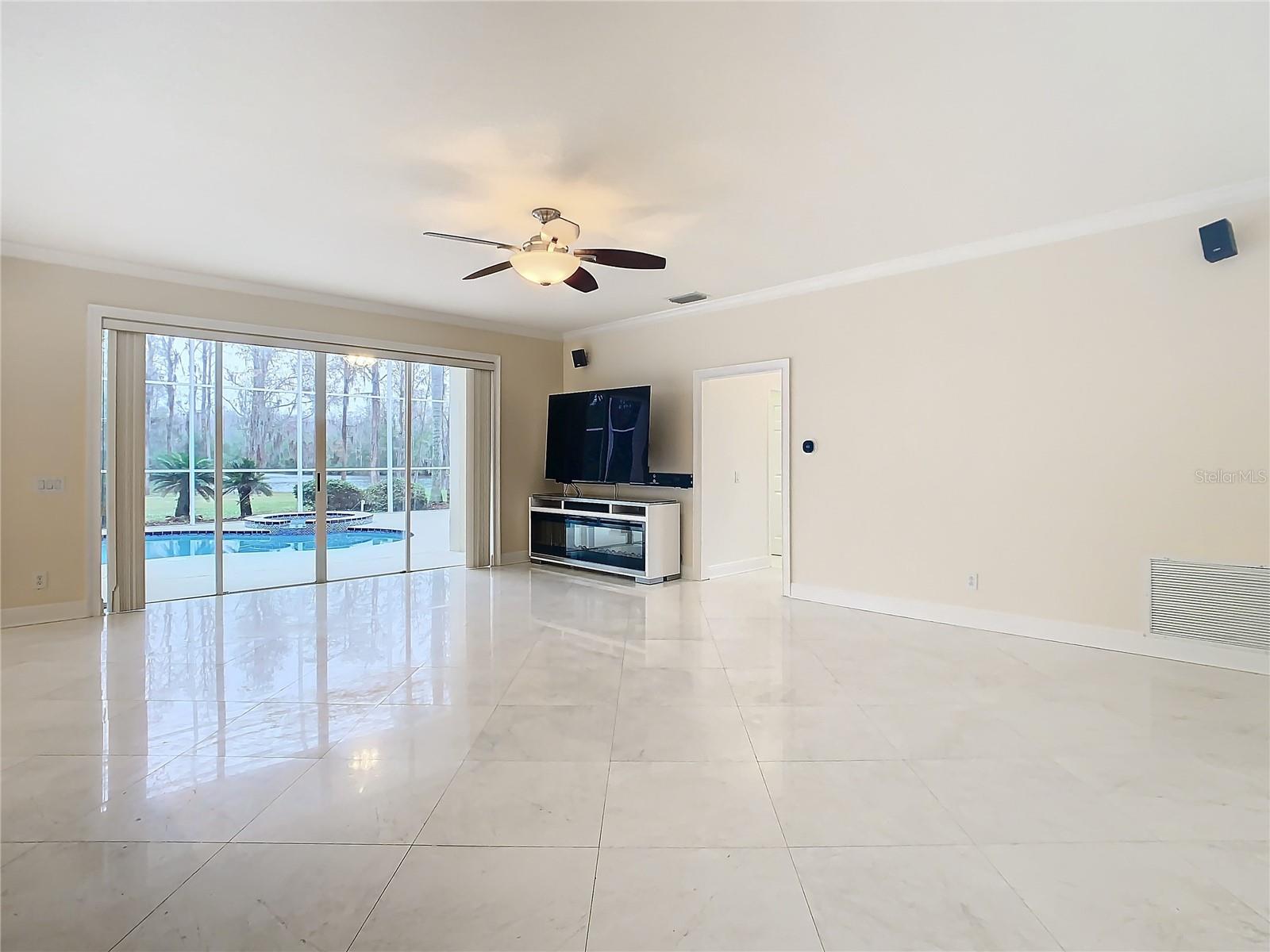 18817 CHAVILLE RD, LUTZ, FL, 33558