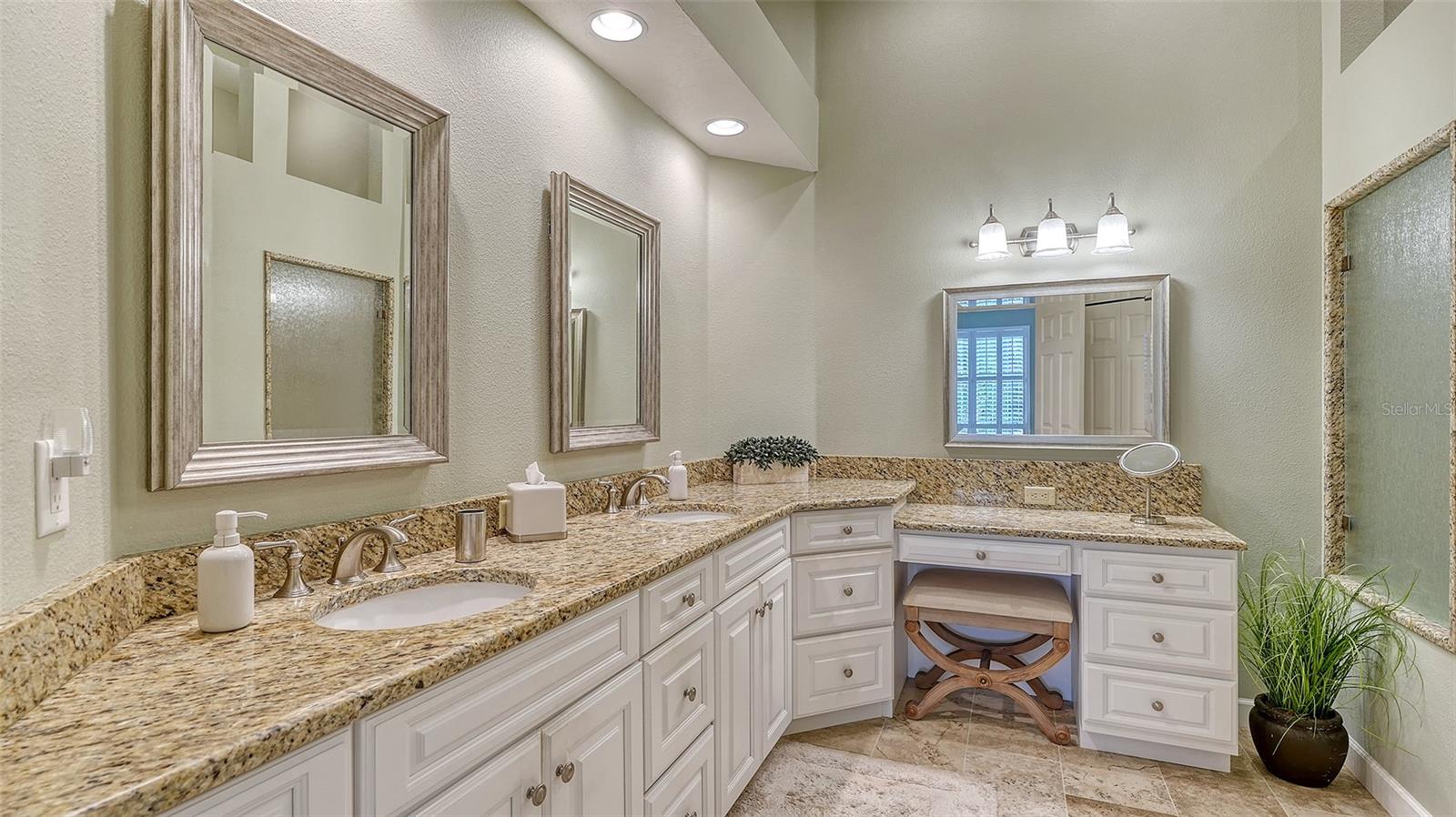 7741 WHITEBRIDGE GLN, UNIVERSITY PARK, FL, 34201