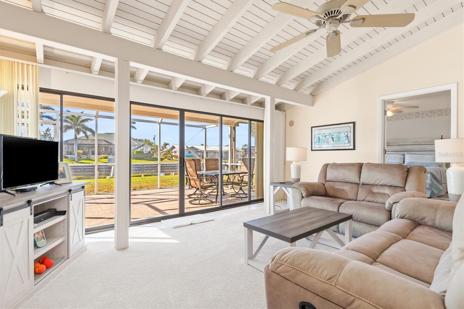 1075 MESSINA DR, PUNTA GORDA, FL, 33950