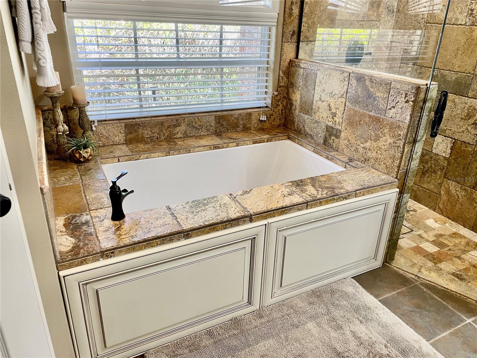 2704 BARRET AVE, PLANT CITY, FL, 33566