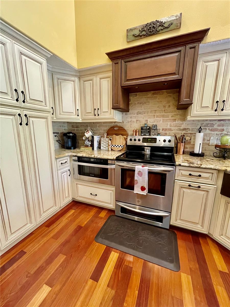 2704 BARRET AVE, PLANT CITY, FL, 33566