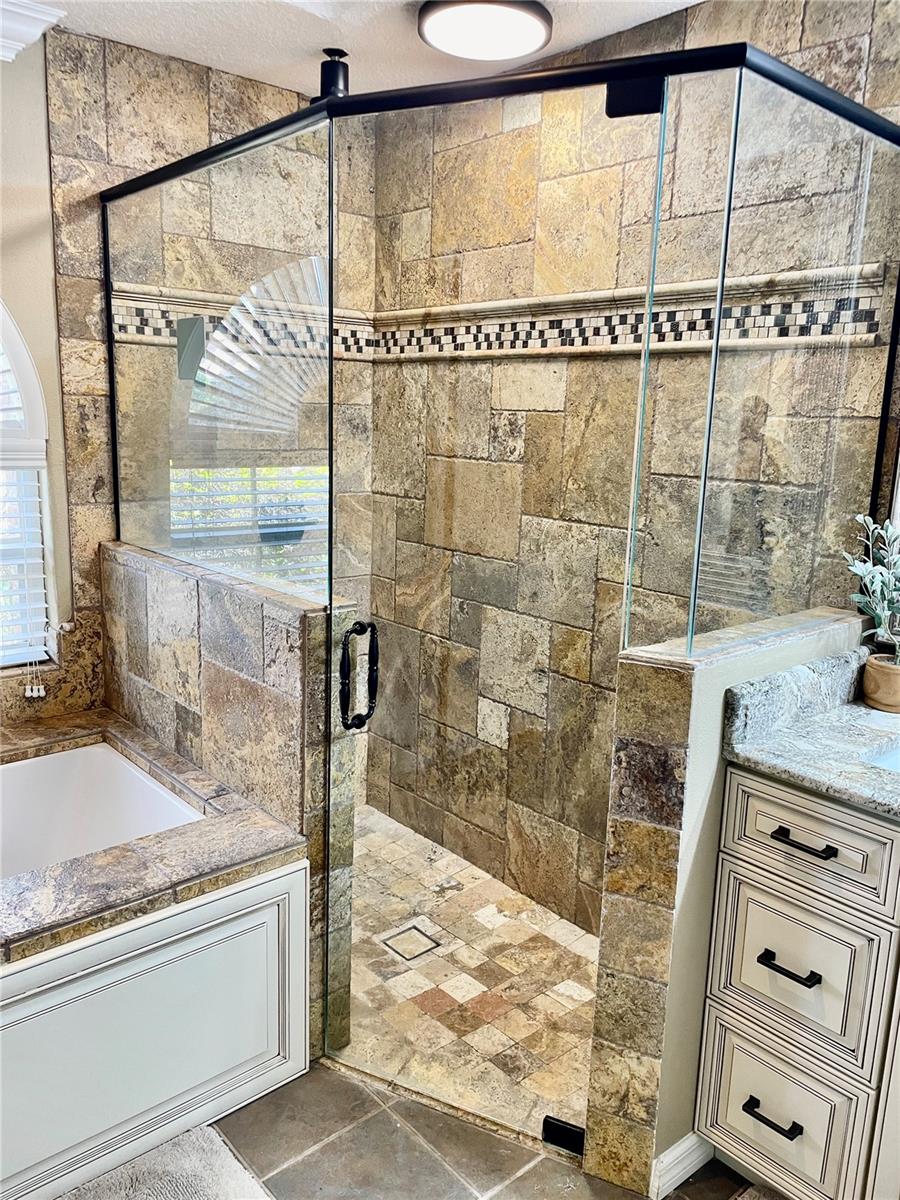 2704 BARRET AVE, PLANT CITY, FL, 33566