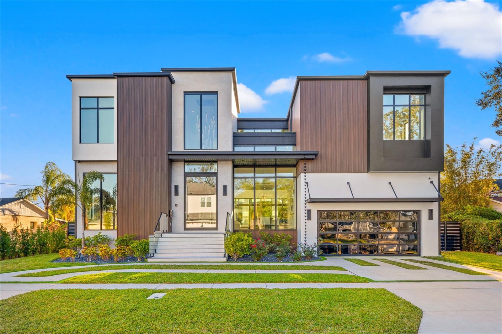 730 W ALDA WAY NE, ST PETERSBURG, FL, 33704