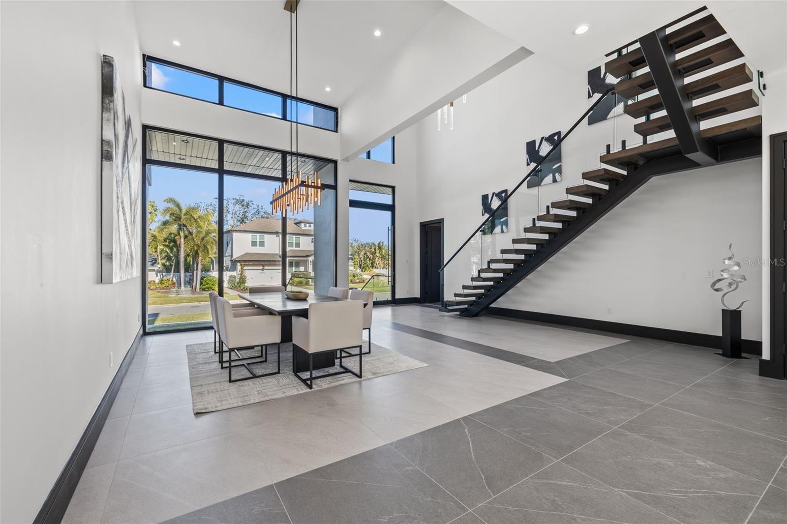730 W ALDA WAY NE, ST PETERSBURG, FL, 33704