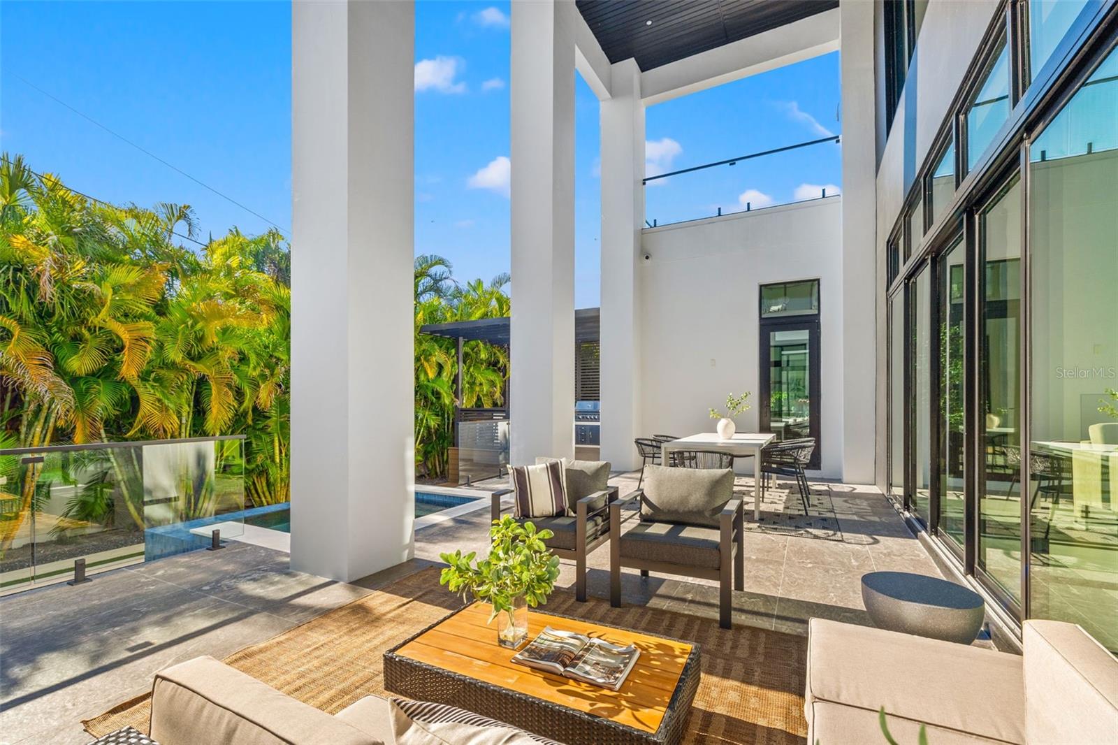 730 W ALDA WAY NE, ST PETERSBURG, FL, 33704