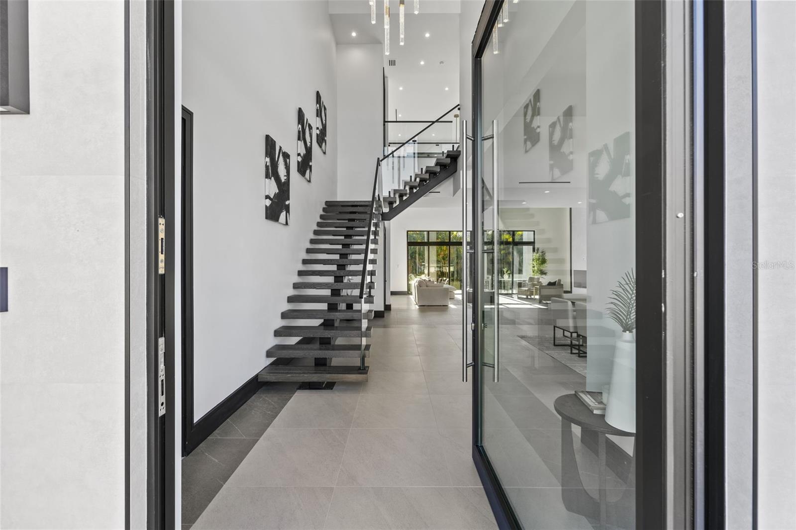 730 W ALDA WAY NE, ST PETERSBURG, FL, 33704