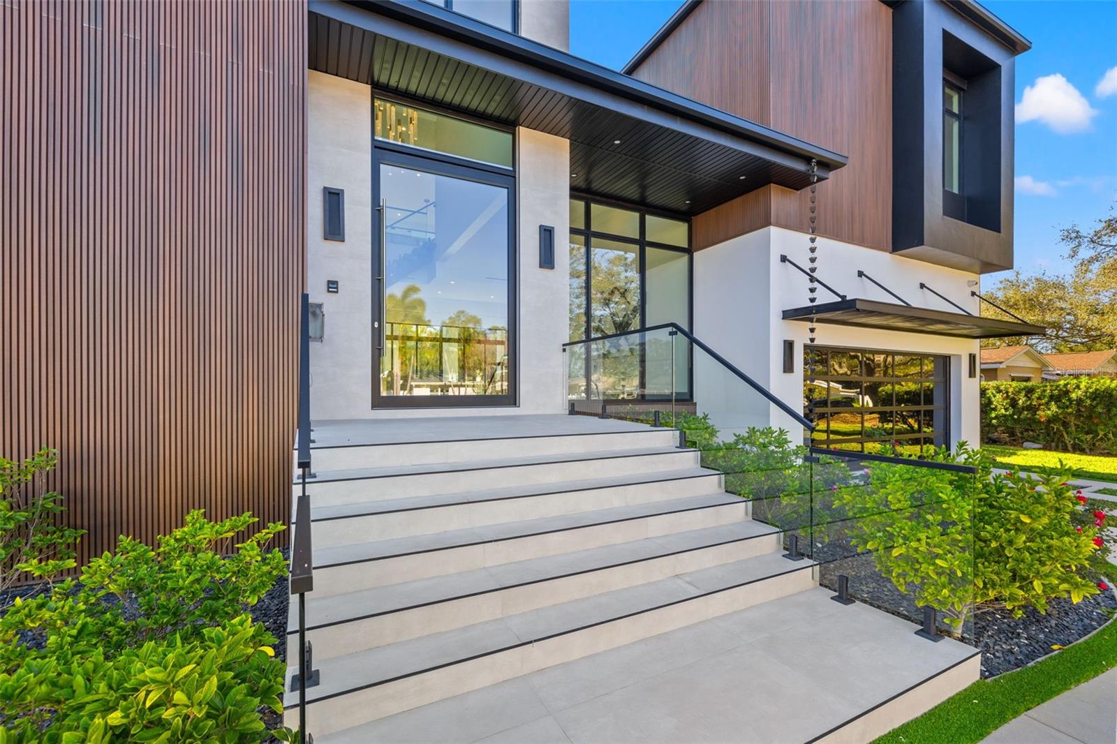 730 W ALDA WAY NE, ST PETERSBURG, FL, 33704