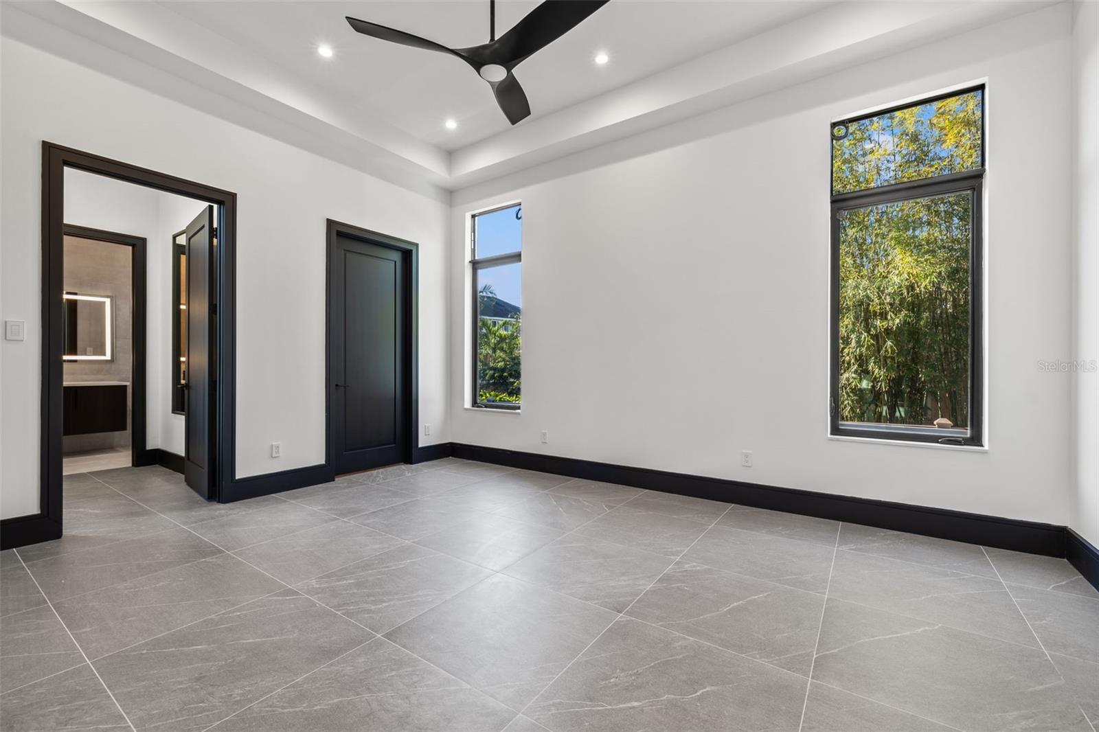 730 W ALDA WAY NE, ST PETERSBURG, FL, 33704