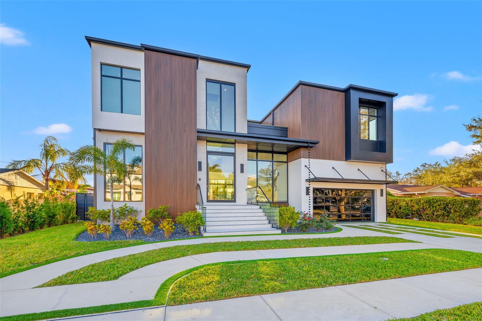 730 W ALDA WAY NE, ST PETERSBURG, FL, 33704
