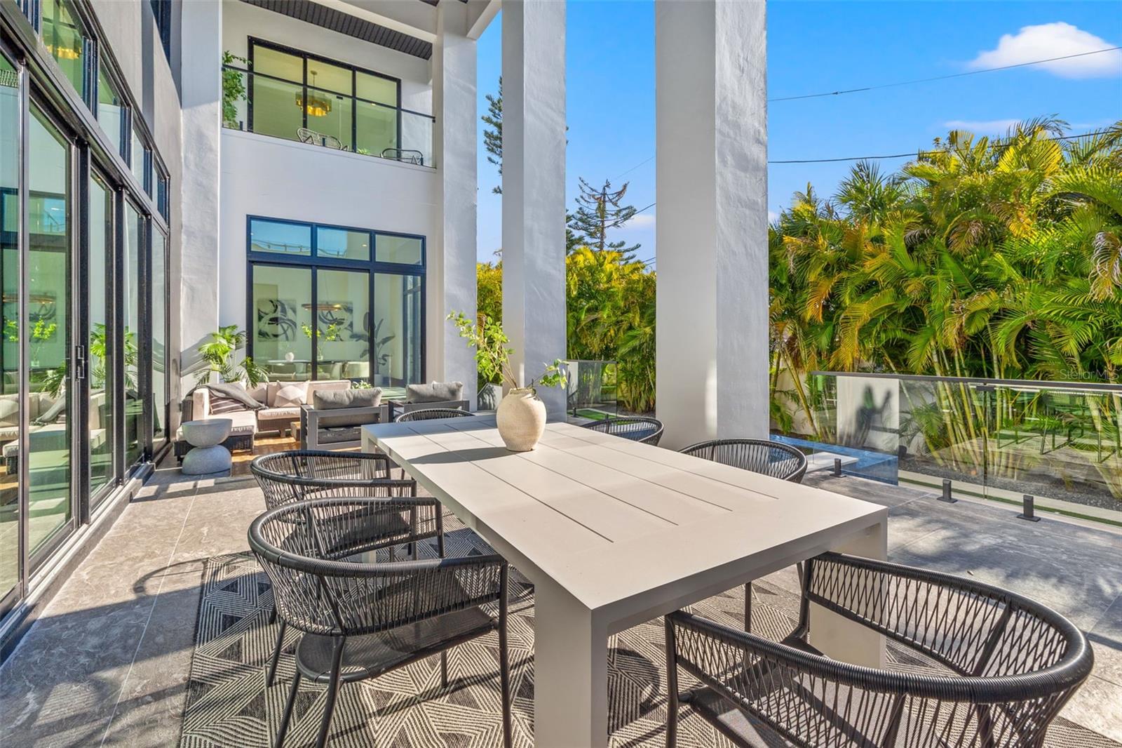 730 W ALDA WAY NE, ST PETERSBURG, FL, 33704