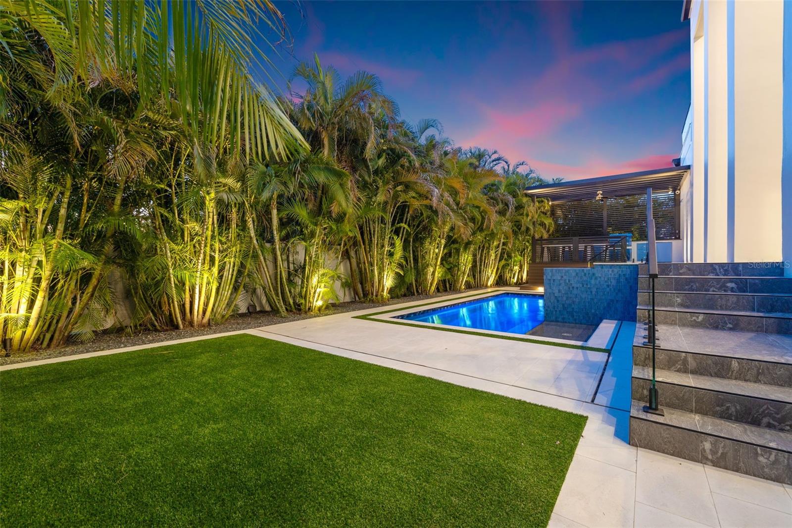730 W ALDA WAY NE, ST PETERSBURG, FL, 33704