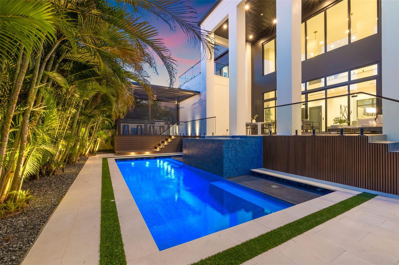 730 W ALDA WAY NE, ST PETERSBURG, FL, 33704