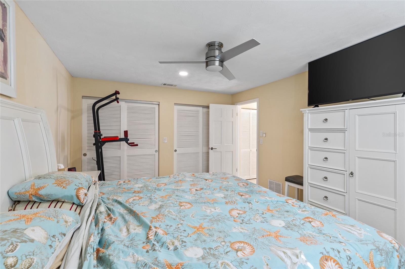 2620 RENATTA DR, BELLEAIR BLUFFS, FL, 33770