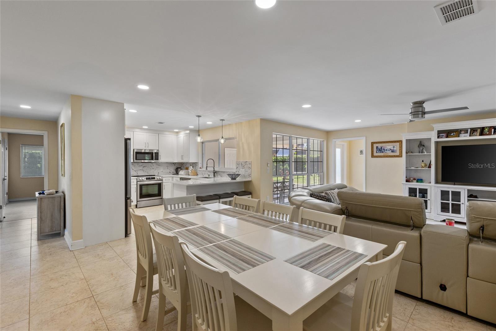2620 RENATTA DR, BELLEAIR BLUFFS, FL, 33770