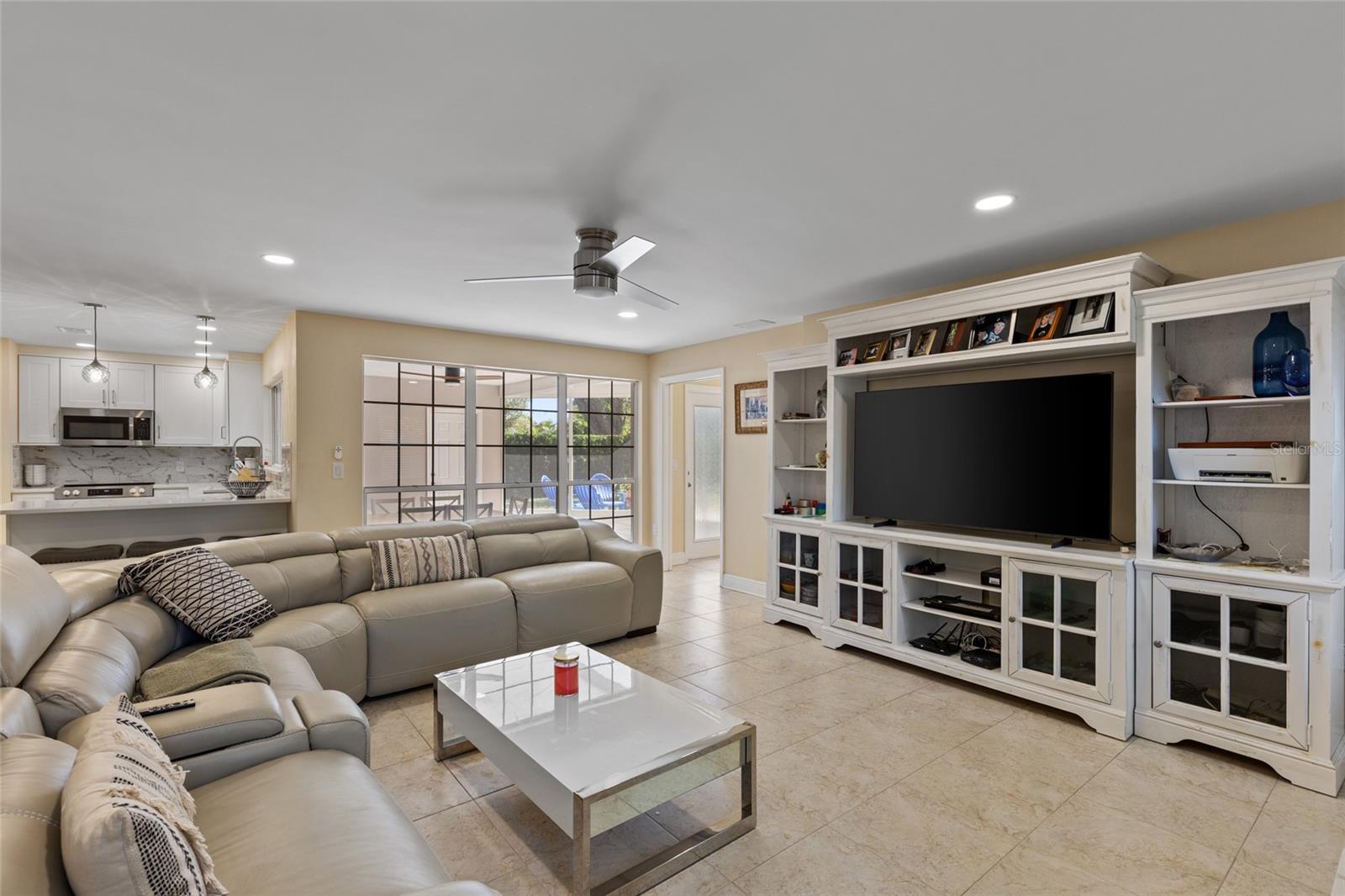 2620 RENATTA DR, BELLEAIR BLUFFS, FL, 33770