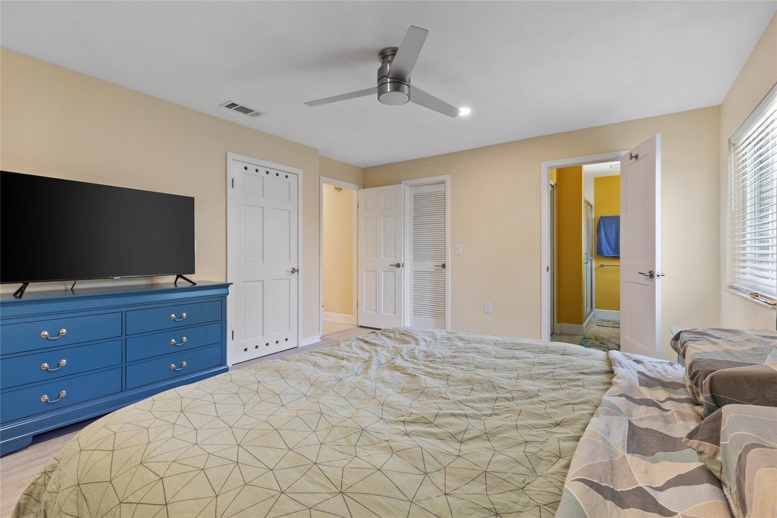 2620 RENATTA DR, BELLEAIR BLUFFS, FL, 33770