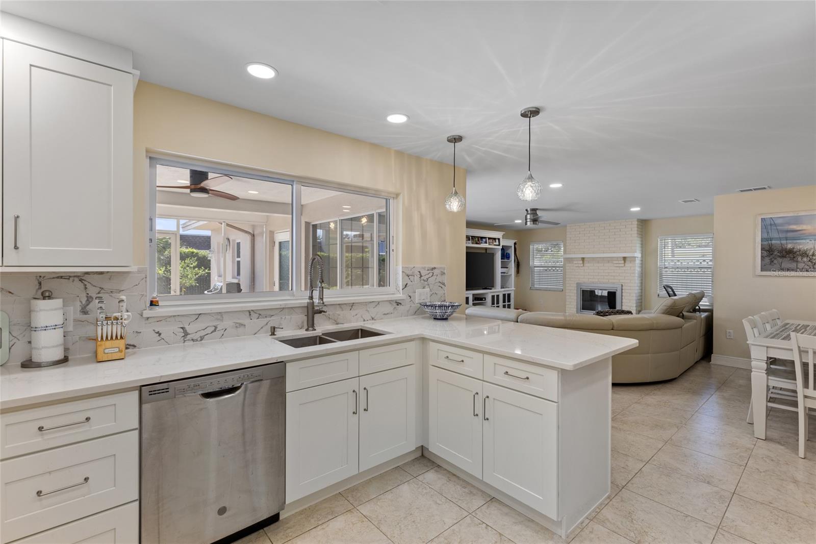 2620 RENATTA DR, BELLEAIR BLUFFS, FL, 33770