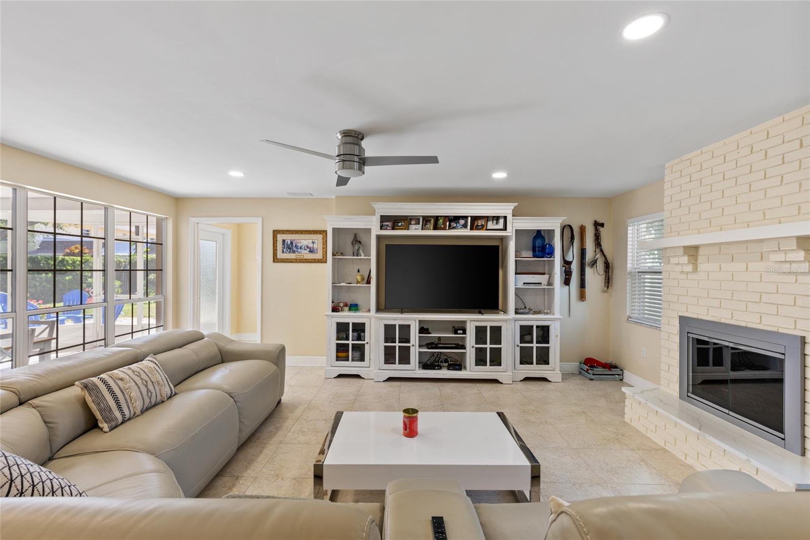 2620 RENATTA DR, BELLEAIR BLUFFS, FL, 33770