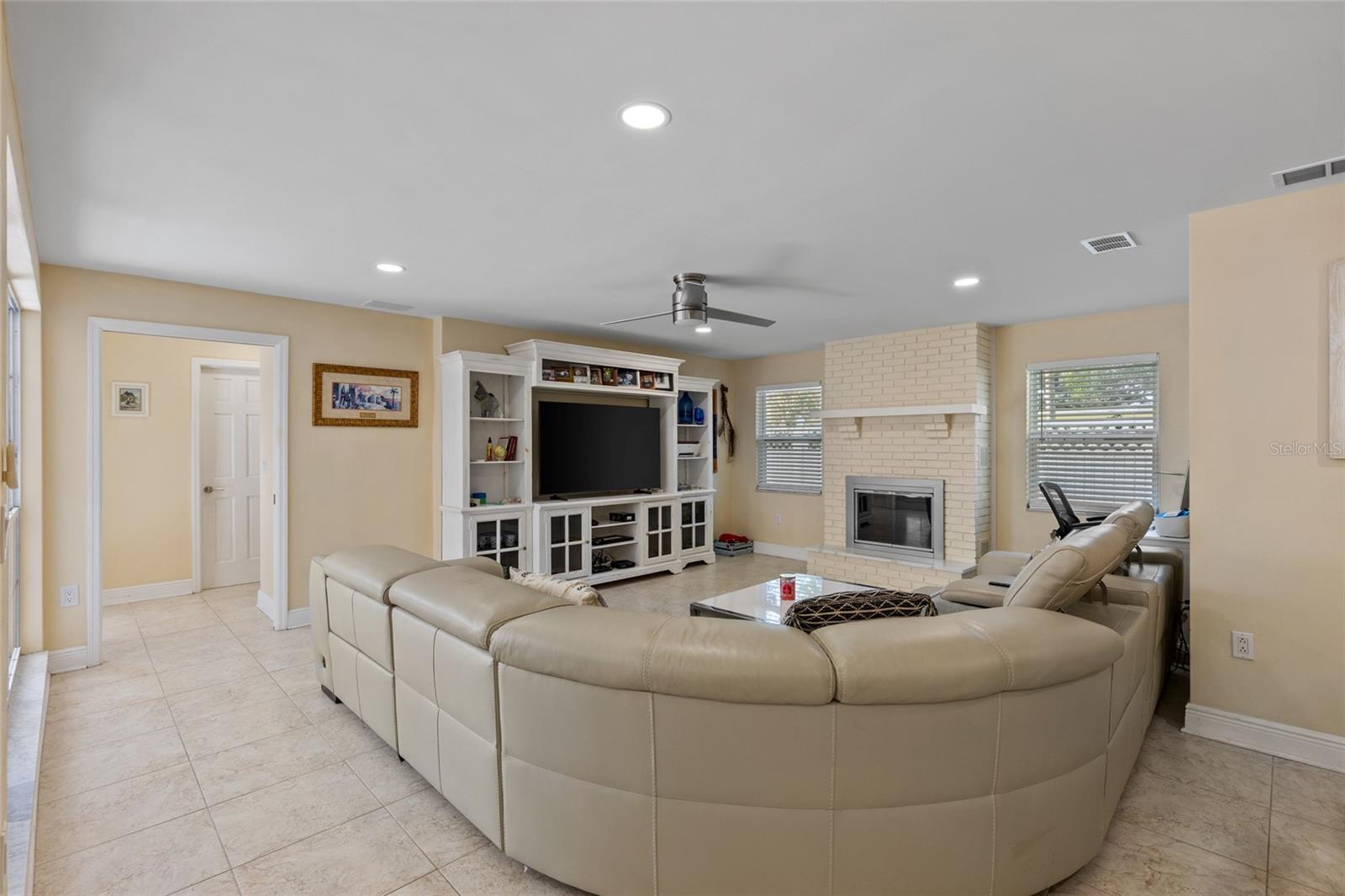 2620 RENATTA DR, BELLEAIR BLUFFS, FL, 33770