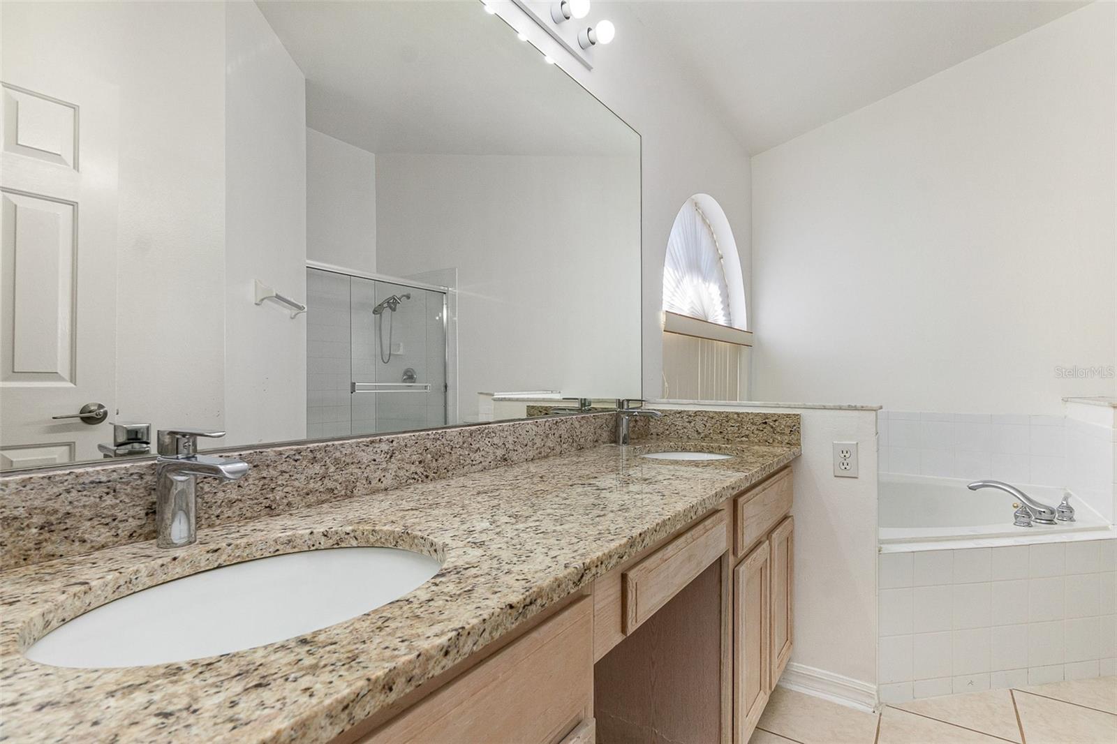 242 OLD MILL CIR, KISSIMMEE, FL, 34746