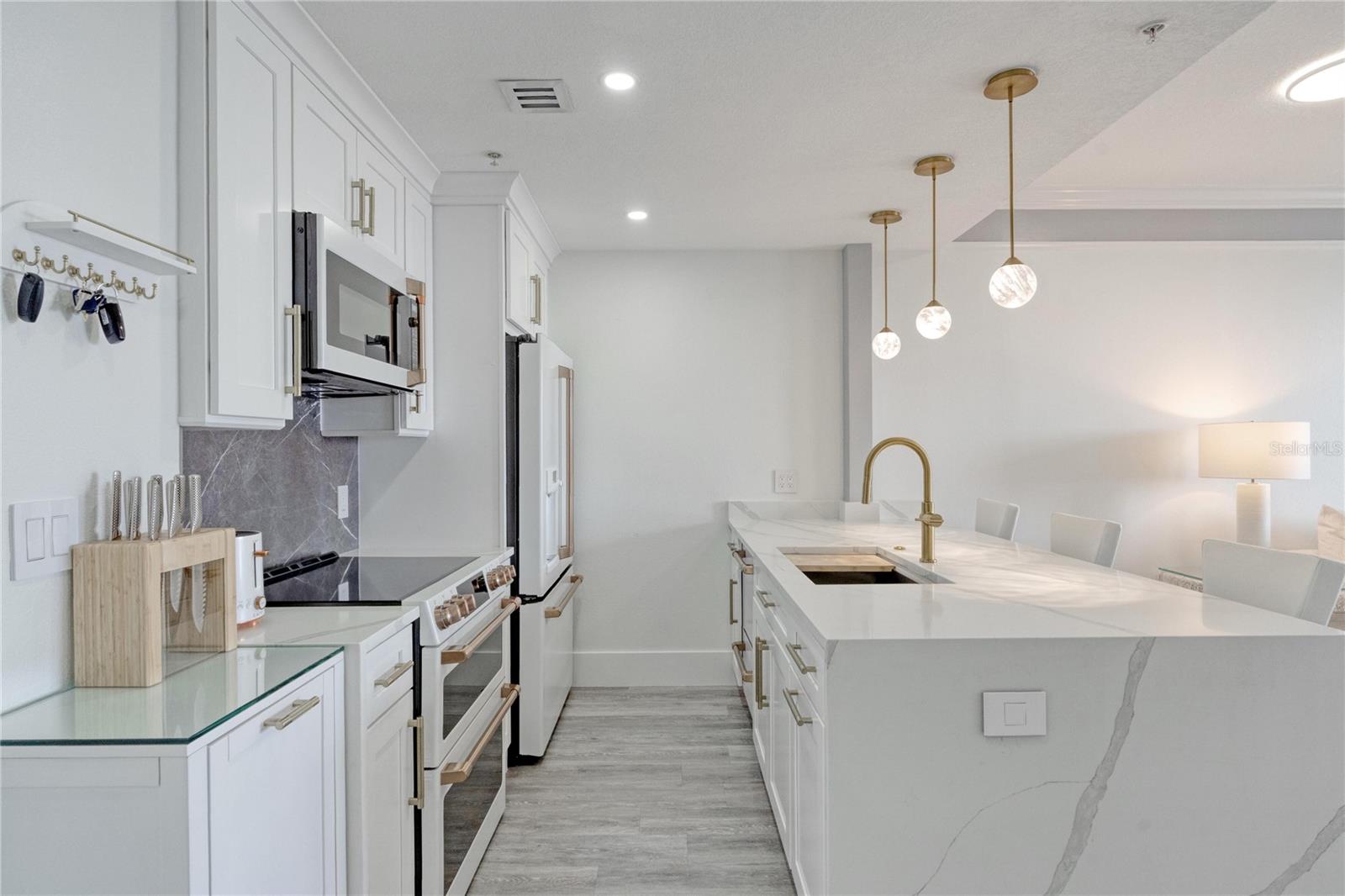 750 N TAMIAMI TRL #814, SARASOTA, FL, 34236