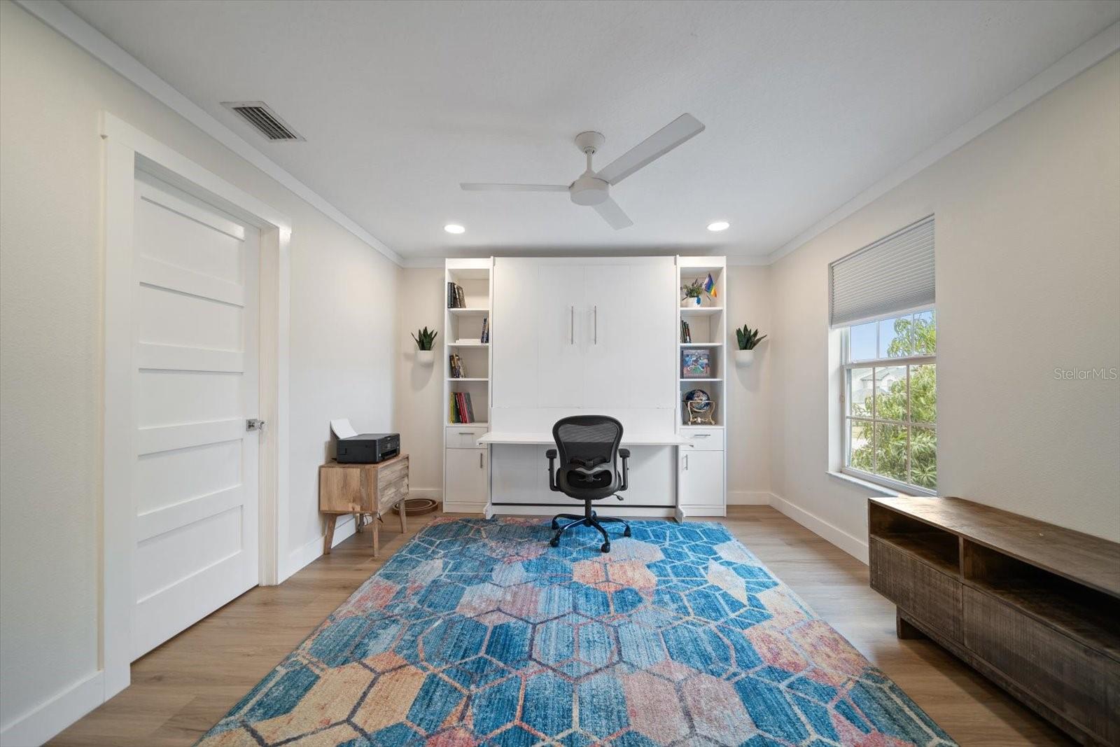 1009 BELLA VISTA DR NE, ST PETERSBURG, FL, 33702