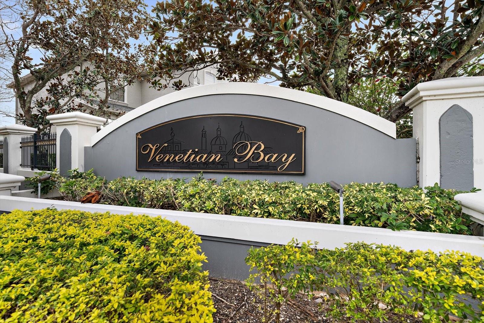 1009 BELLA VISTA DR NE, ST PETERSBURG, FL, 33702