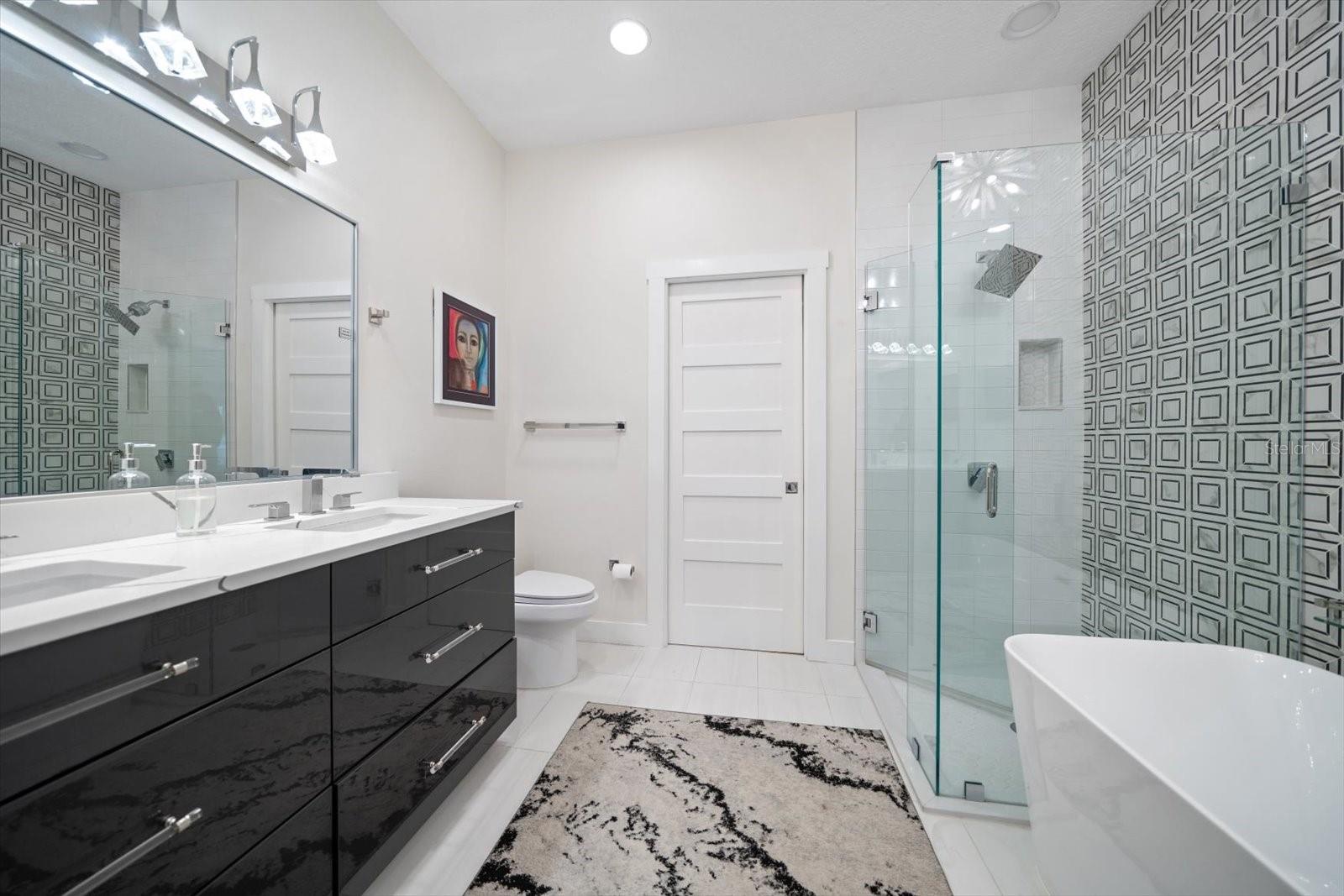 1009 BELLA VISTA DR NE, ST PETERSBURG, FL, 33702